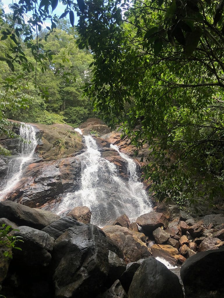 Andahalena Ella Waterfall